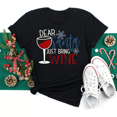 Playera Navideña de Parejas con Copas de Vino - Diseño Unisex - Image 4