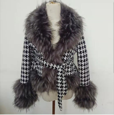 Chaqueta Elegante con Cuello en V y Detalles de Piel Sintética - Image 6