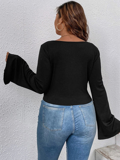 Blusa de Punto Ajustada con Dobladillo Irregular y Mangas Acampanadas - Image 9