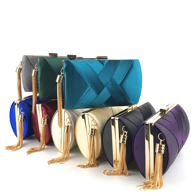 Bolso de Noche Elegante con Cierre Diamante Trenzado y Flecos Metálicos - Image 5