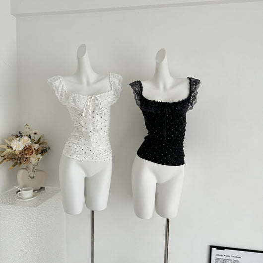 Blusa Crop Ajustada con Volantes, Encaje y Lunares - Manga Casquete - Image 11