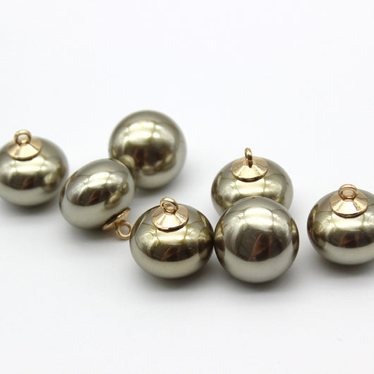 Botón Decorativo Dorado con Perla - Image 7