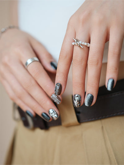 Armadura de Estilo Oscuro Minimalista para Mujer - Diseño Elegante y Versátil - Image 5