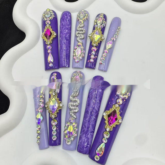 Coraza de Personalidad: Joya Artesanal para Mujeres Modernas