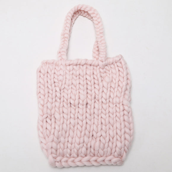 Accesorio Tejido a Mano en Colores Sólidos - Combinable con Todo