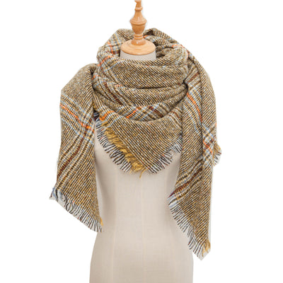 Chal Triangular Escocés para Otoño e Invierno - Amplio y Versátil - Image 36