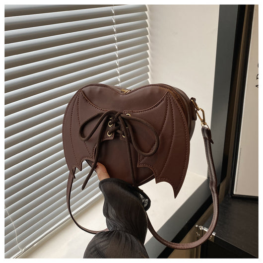 Bolso Bandolera con Diseño de Alas de Murciélago y Corazón - Image 36