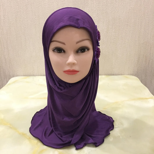 Turbante Infantil con Dos Flores y Velo Delicado - Image 20