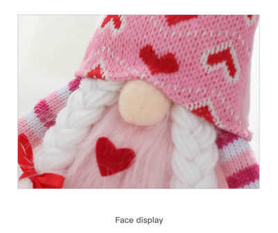 Muñeca Decorativa Sin Rostro de Punto con Corazón para San Valentín - Image 10