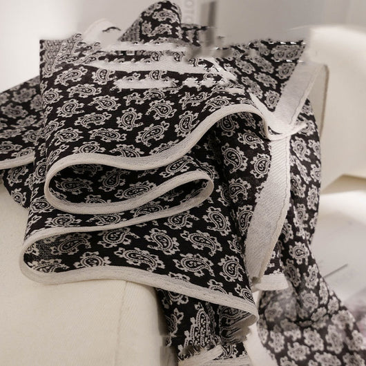Pañuelo de Seda Mulberry Suave y Elegante para Mujer - Accesorio de Moda Versátil - Image 4