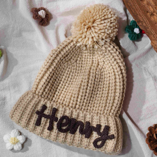 Gorro Infantil de Ganchillo Personalizado con Letras 3D - Tejido a Mano - Image 5