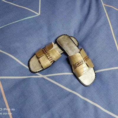 Sandalias Planas para Mujer con Cadena Dorada - Comodidad Casual de Playa - Image 10
