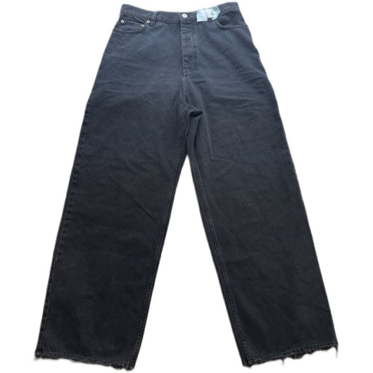 Jeans Negros Desgastados con Efecto Vintage Destruido - Image 5