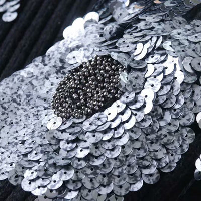 Suéter Negro Holgado con Cuello Alto y Flores de Lentejuelas - Image 3