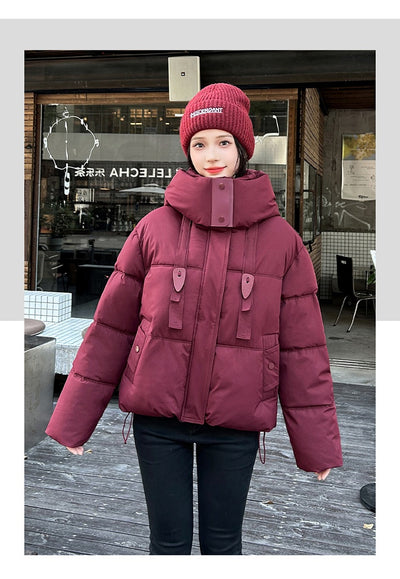 Chaqueta Corta Acolchada con Capucha para Mujer - Image 24