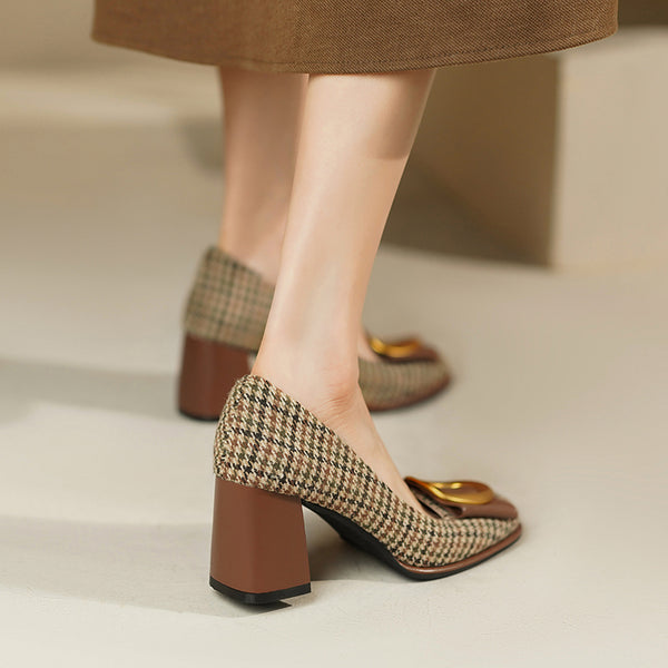 Tacones Altos Marrón con Moño Metálico para Mujer