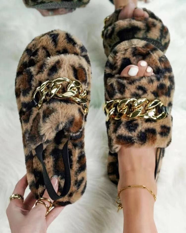 Pantuflas Étnicas Leopardo con Cadena Metálica y Felpa Suave