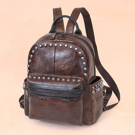 Mochila de Cuero Genuino Retro para Mujer - Diseño Artesanal con Remaches, Gran Capacidad y Estilo Vintage - Image 4