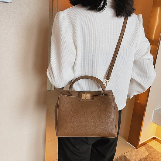 Bolsa Mensajera Estilosa de Gran Capacidad para Desplazamientos Diarios - Image 4