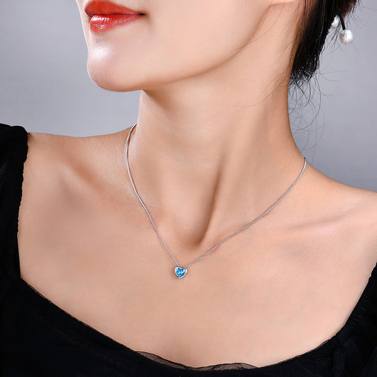 Collar Corazón Océano Plata 925 con Circones - Diseño Delicado para el Escote