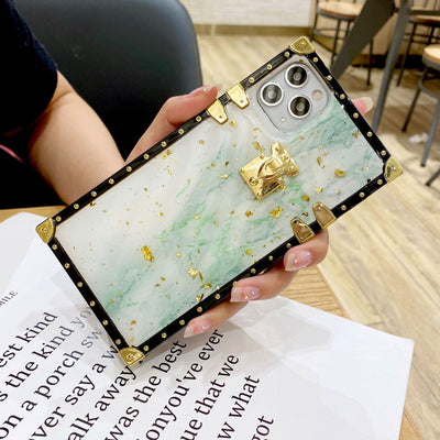 Funda para iPhone con Diseño Mármol Dorado y Acabado Epóxico - Image 12