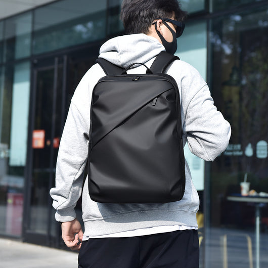 Mochila de Gran Capacidad Impermeable Diseño Minimalista - Image 3