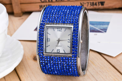 Reloj de Moda con Diamantes
