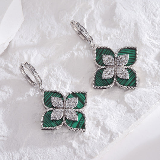 Aretes Trébol con Diamantes Completos y Efecto Hueco 3D - Image 6
