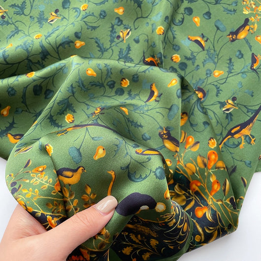 Pañuelo de Seda Estampado Floral Literario para Otoño e Invierno - Image 16