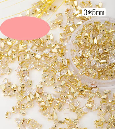 Joya para Uñas con Zirconia Gota Cuadrada - Image 10