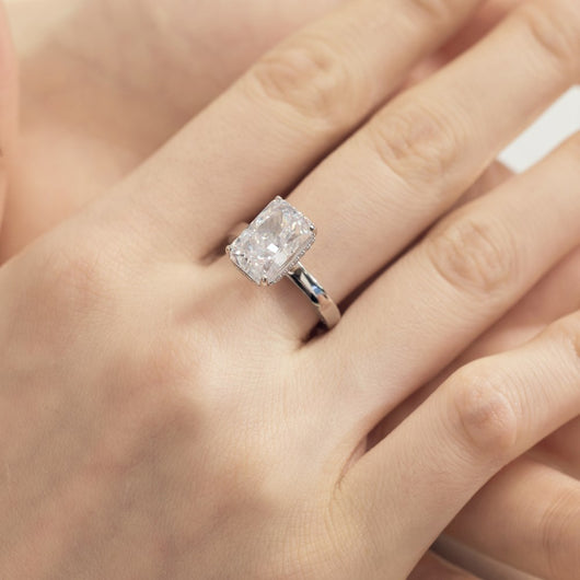 Anillo de Plata 925 con Circonita 8A y Diseño Floral Tallado - Joyería Étnica Premium - Image 3