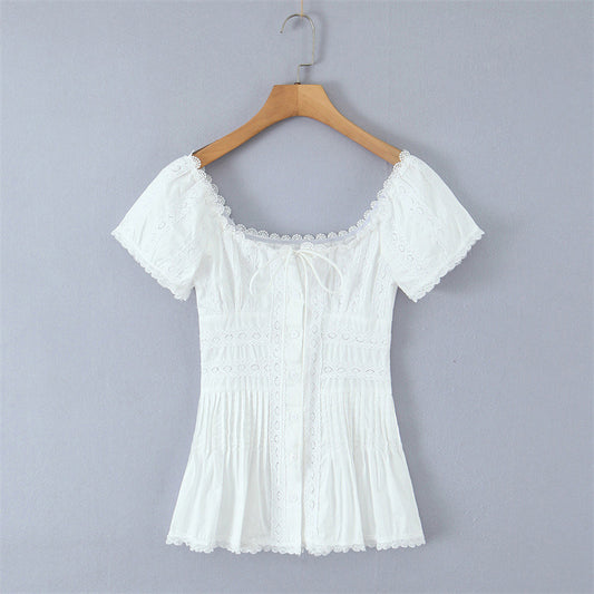 Blusa Elegante de Encaje Francés Confeccionada a Mano con Pliegues y Parches