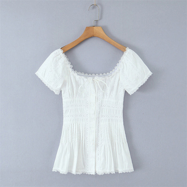 Blusa Elegante de Encaje Francés Confeccionada a Mano con Pliegues y Parches