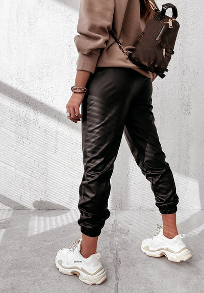Pantalones de Cuero Casual con Tirantes y Color Sólido para Mujer - Image 4