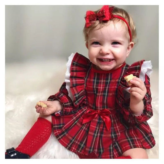 Traje Infantil Cuadros Rojos con Moño y Encaje - Image 4
