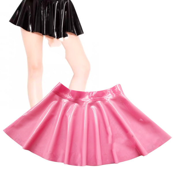 Falda Corta de Látex Brillante con Colores Vibrantes
