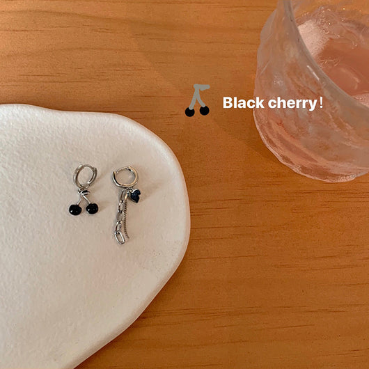 Aretes Asimétricos Corazón Cereza con Borla - Image 12