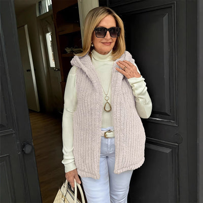 Chaleco Fuzzy sin Mangas con Capucha para Mujer - Comodidad y Estilo - Image 3