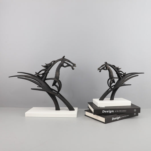 Escultura Decorativa de Caballo en Metal para el Hogar - Image 2