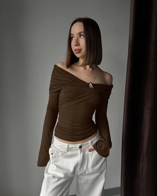 Blusa Ajustada Asimétrica Fuera del Hombro - Diseño Chica Atrevida - Image 16