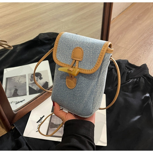 Bolsa Mensajera de Mezclilla Vertical con Botón de Cuerno para Celular Mujer - Image 25