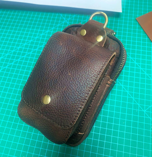 Bolsa de Cintura en Cuero para Hombre con Gancho - Image 9