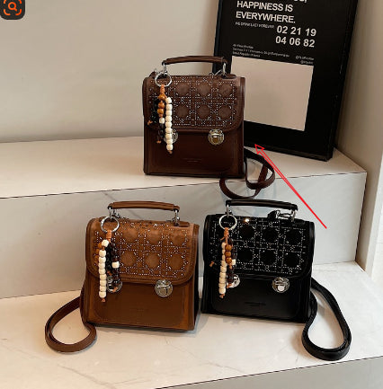 Bolsa Mensajera Cuadrada Texturizada para Mujer - Compacta y Versátil - Image 8