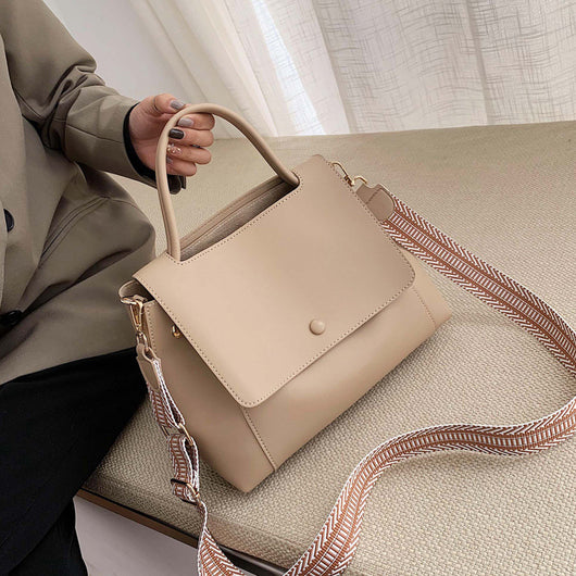 Bolso Bandolera Elegante para Mujer con Diseño Minimalista - Image 4
