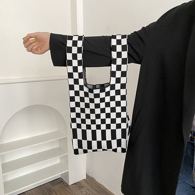 Bolso de Mano Tejido con Diseño a Cuadros - Image 2
