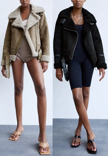 Traje Acolchado de Terciopelo y Cuero - Image 6