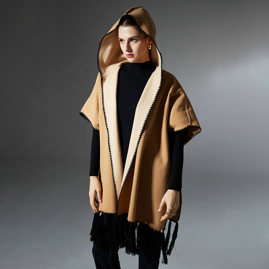 Poncho Hoodie con Borlas - Abrigo Versátil para Otoño e Invierno