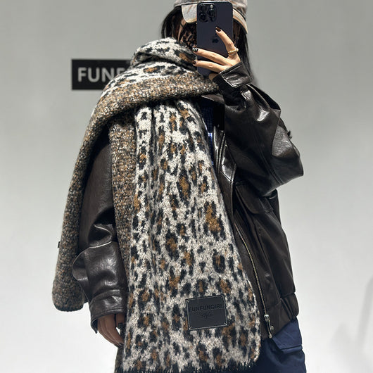 Pañuelo Triangular Estampado Leopardo - Abrigo Versátil para Primavera y Otoño - Image 11