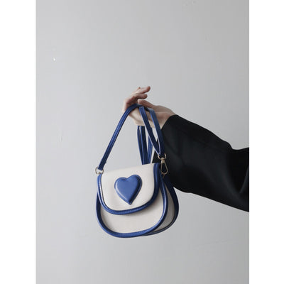 Bolsa Mensajera Mini Love con Diseño Texturizado