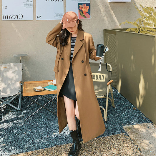Blazer Ejecutivo de Largo Medio con Cuello Elegante